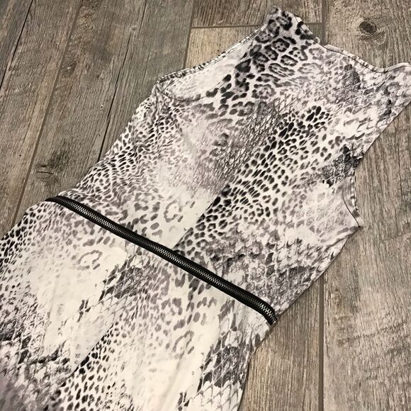 Animal print sleeveless fitted knee length dress - Picture 5 of 12